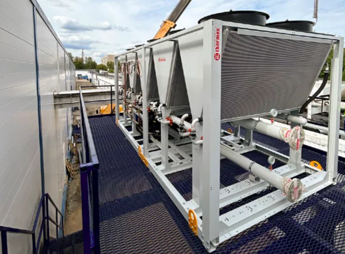 Монтаж многоблочного чиллера Thermex Energy на объекте Монтаж многоблочного чиллера Thermex Energy на объекте